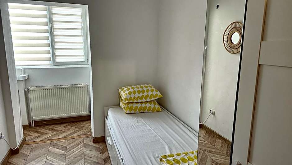 Private room at Ceausescu's place in Old City Unirii Square