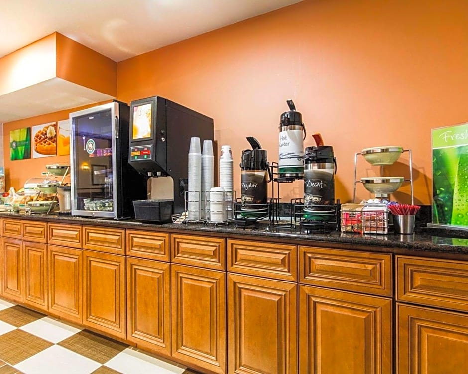Quality Inn & Suites Stoughton - Madison South