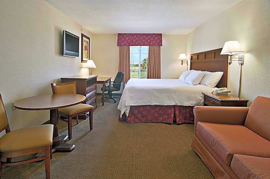 Super 8 by Wyndham Bowling Green North