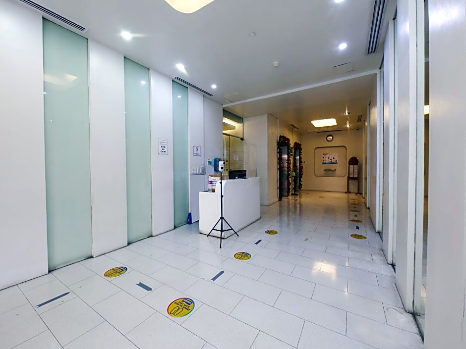 OYO 769 Poblacion Suites Polaris