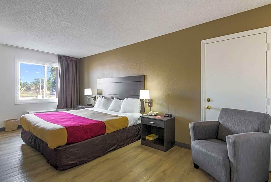 Econo Lodge Little Creek