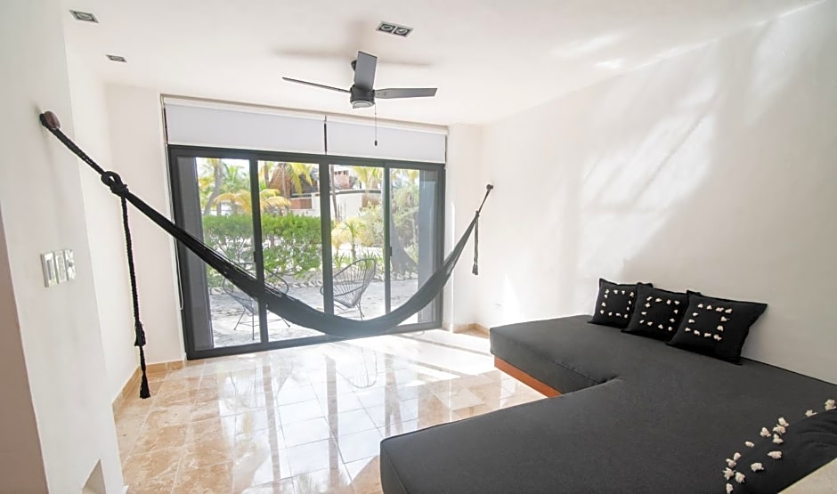 Casa del Jaguar Beach Hotel