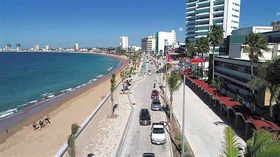 Casa Reforma en Malecón Económica - Excelente Ubicación - 2da Planta