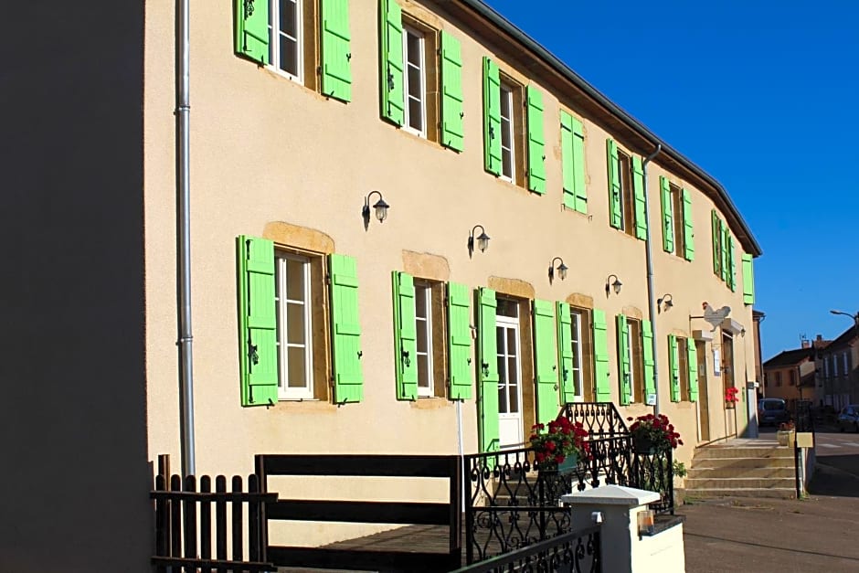 Comme Un Coq En Pâte – L'Hôpital-le-Mercier, LA