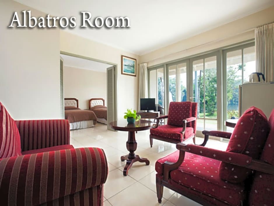 Bungalow Modern Golf & Country Club