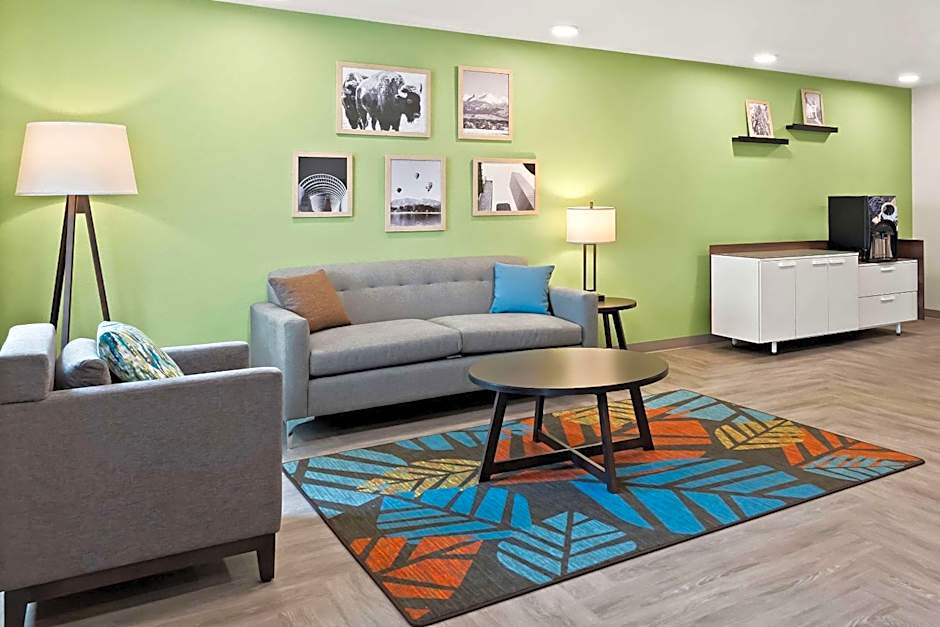 WoodSpring Suites Denver Commerce City