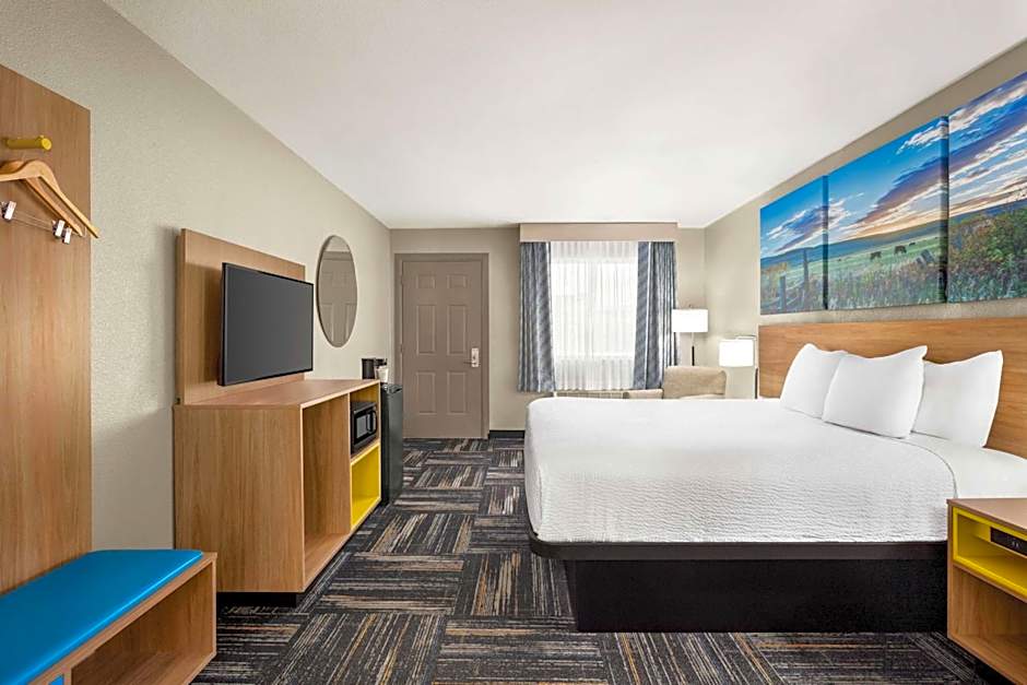 Days Inn by Wyndham Paris