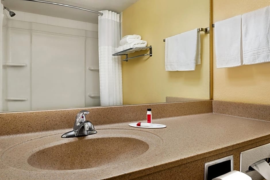 Super 8 by Wyndham Des Moines