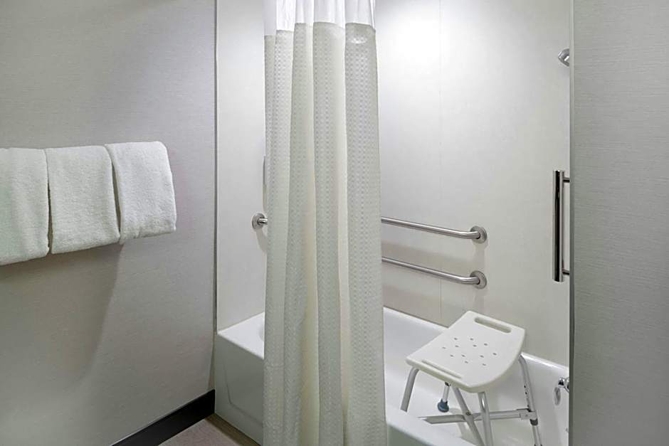 Courtyard by Marriott Providence Lincoln