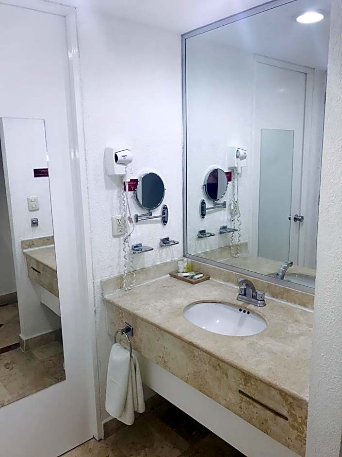 Days Inn by Wyndham Tuxtepec