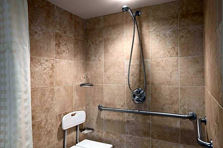 Embassy Suites by Hilton Philadelphia Airport