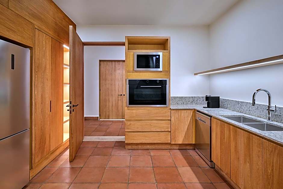 Photo 1 of 14 of Villa 3 Bedroom, Whirlpool, Beachfront