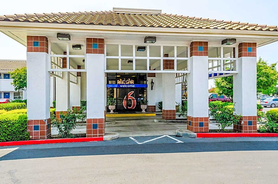 Motel 6 Oakdale, Ca