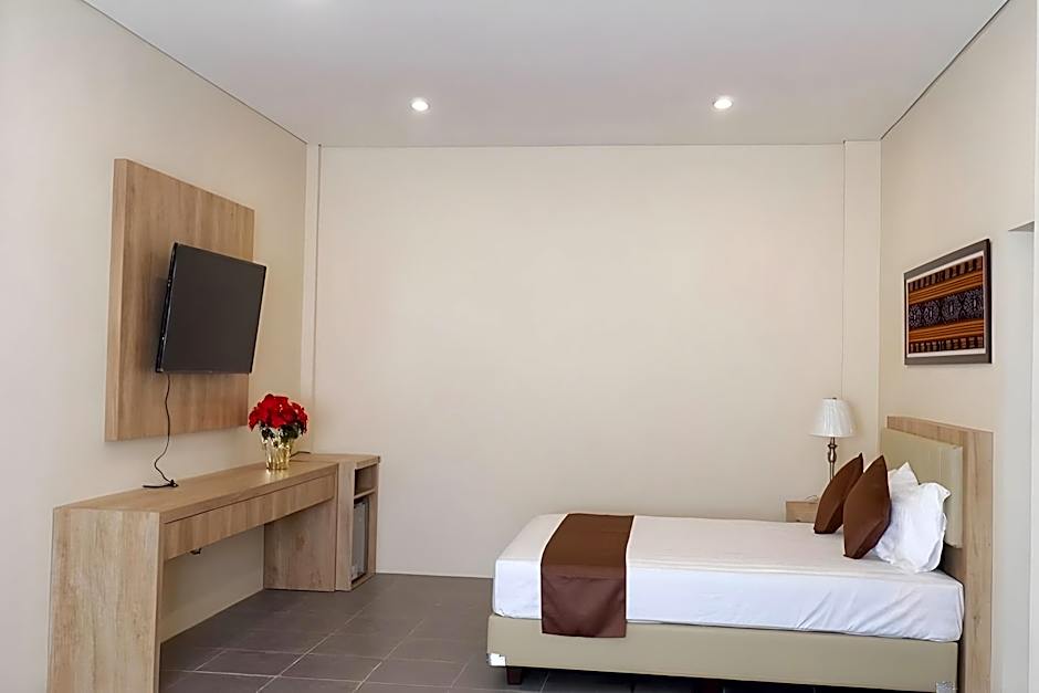 La Cecile Hotel and Cafe