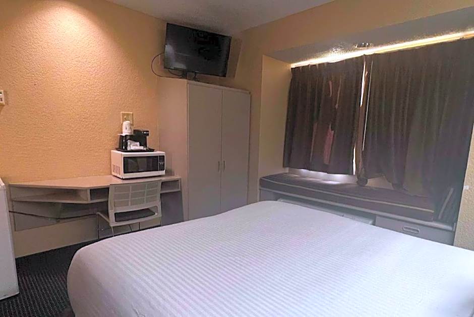 Microtel Inn & Suites By Wyndham Houston