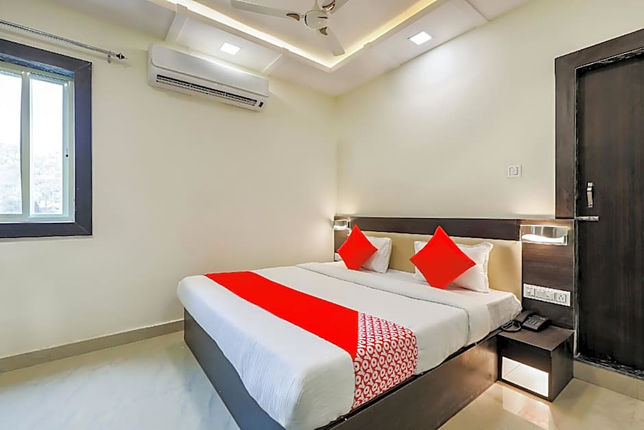 Hotel Cherry by OYO Rooms – Bhopal, IN