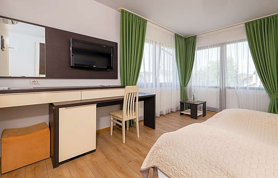 Armonia by Aristocratis