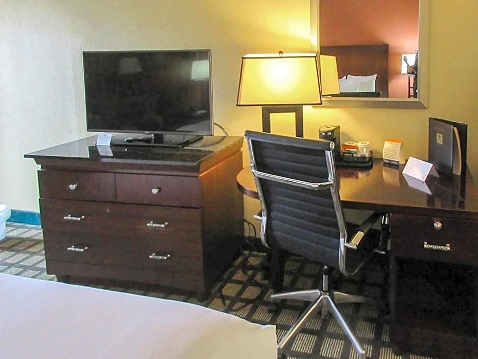 Clarion Inn