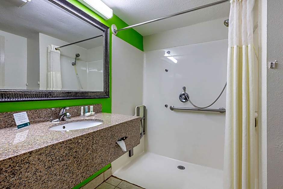 Quality Inn Auburn Campus Area I-85