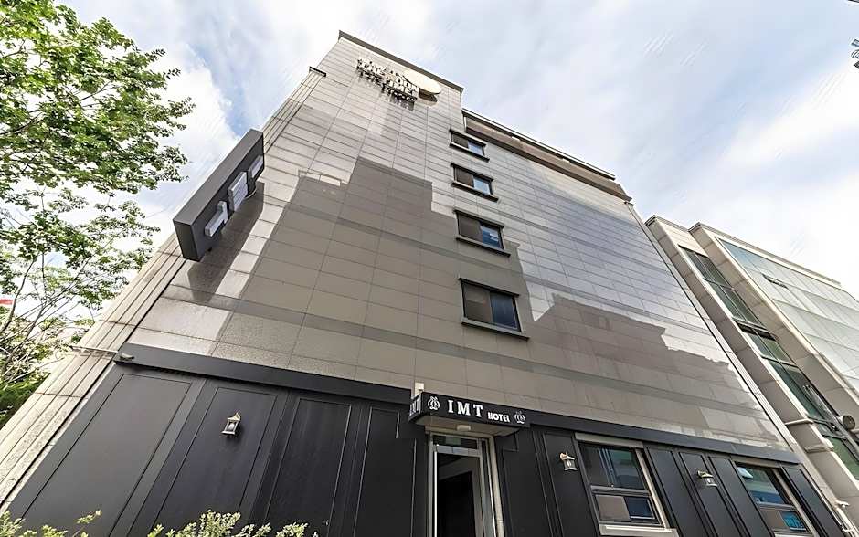 Workers Hotel Ansan by Aank