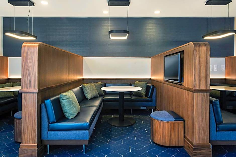 Courtyard by Marriott Phoenix Airport