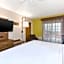 Holiday Inn Express & Suites Petoskey by IHG