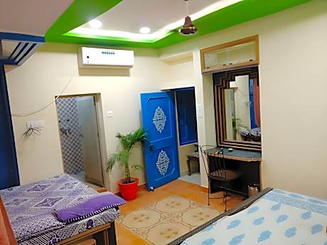 Shivam Paying Guest House