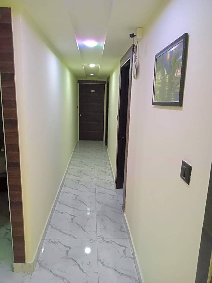 Hotel West Inn Park - Chandlodiya, SG Highway