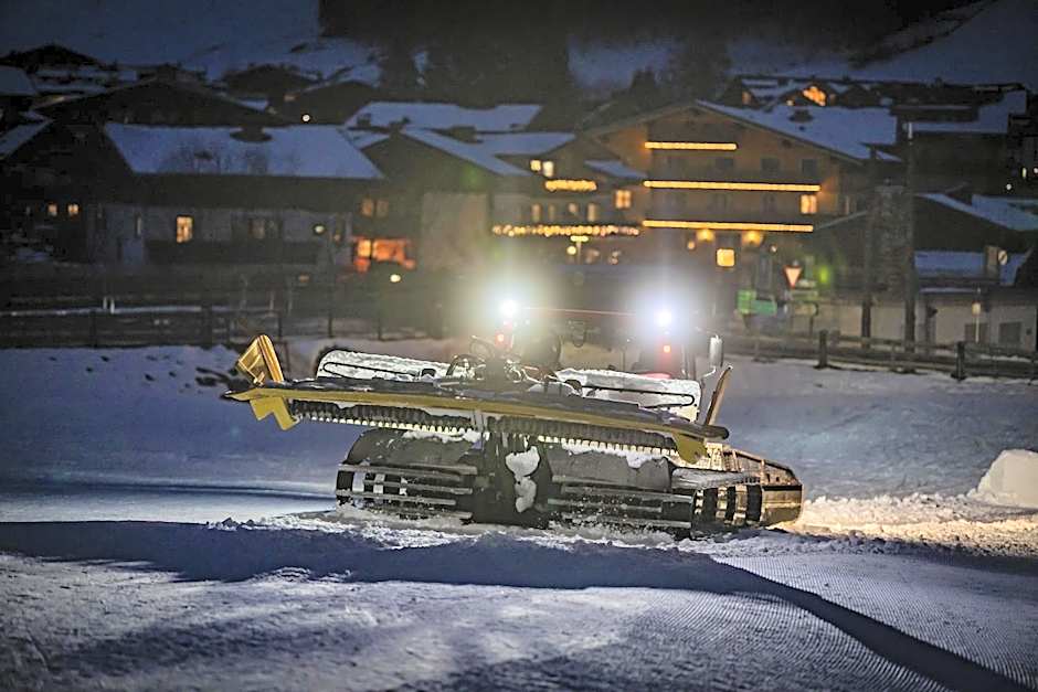 RIVERSIDE RAURIS APARTMENTS