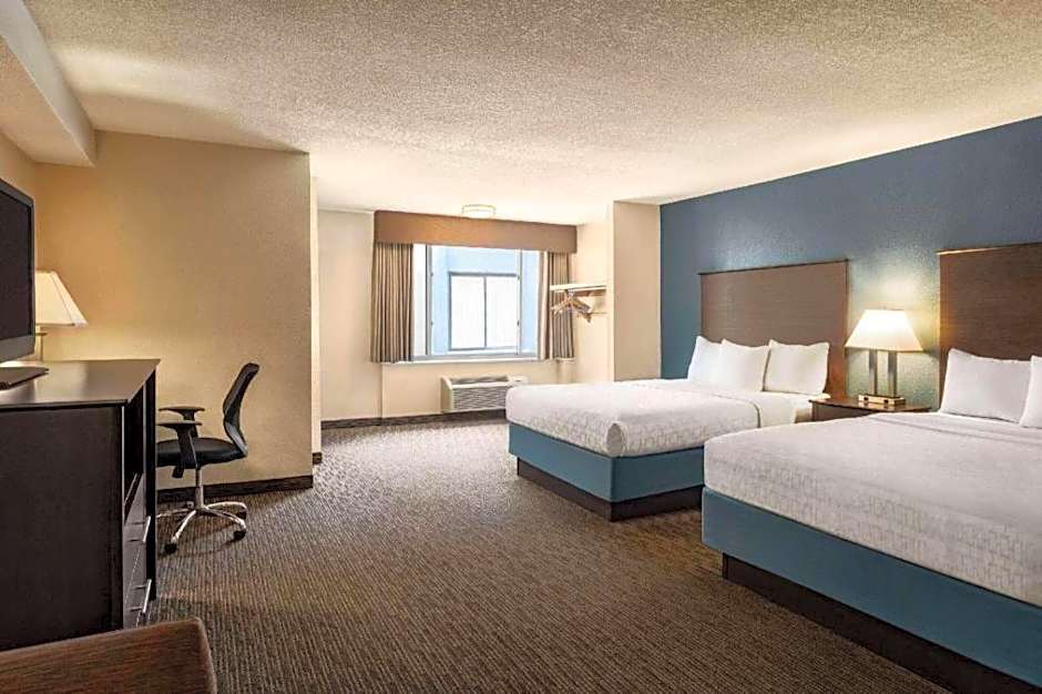 AmericInn by Wyndham La Crosse Riverfront-Conference Center