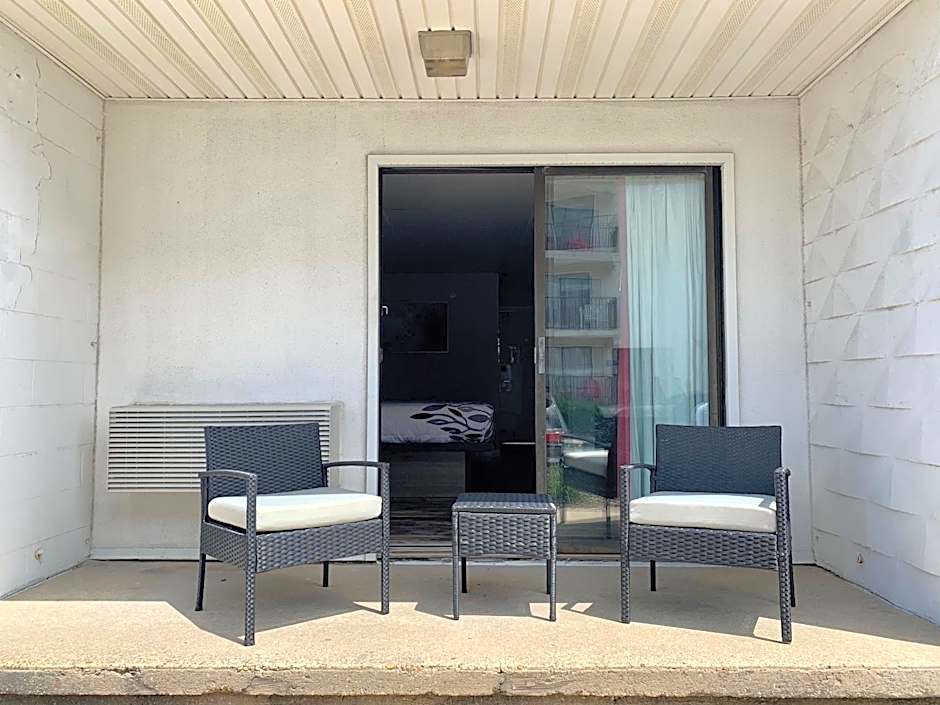 Simple Life Motel