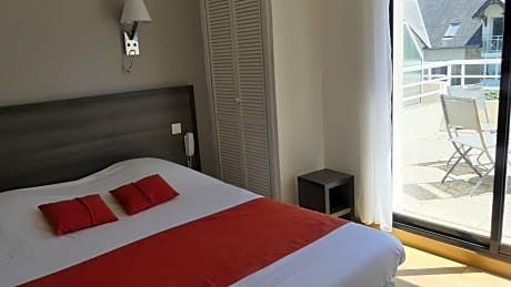 Two Connecting Double Rooms with Terrace