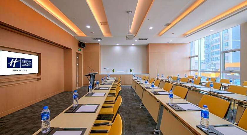 Holiday Inn Express Luoyang Yichuan By IHG