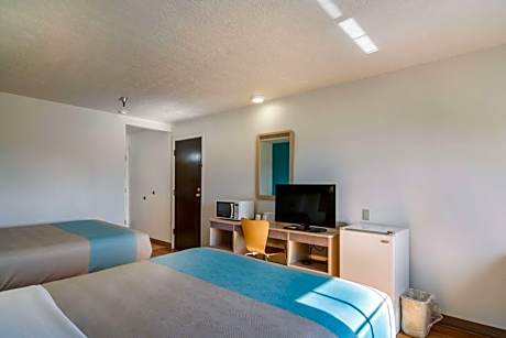 Quadruple Room - Non-Smoking