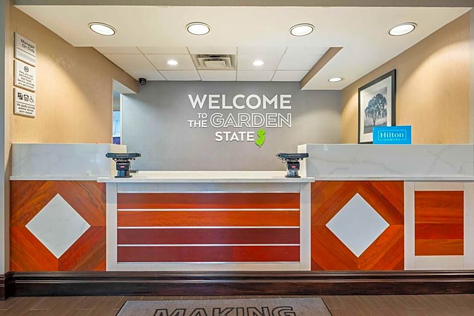 Hampton Inn By Hilton Ridgefield Park