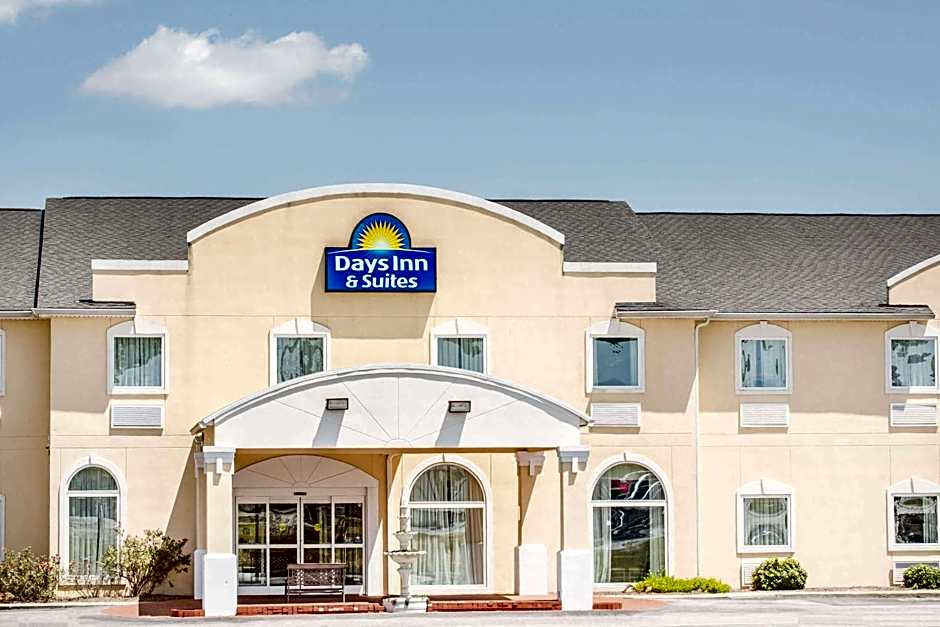 Days Inn & Suites by Wyndham Swainsboro
