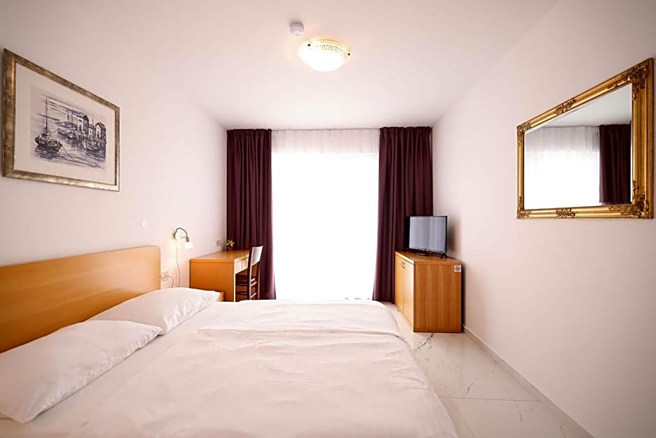 Depadansa Hotel Lucija***