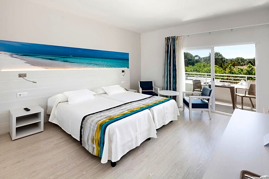 Photo 1 of 4 of Double Room (2 Adults + 1 Child )