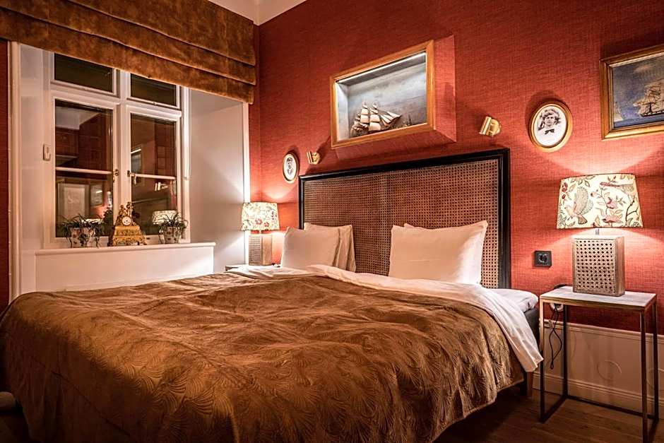 Victory Hotel
