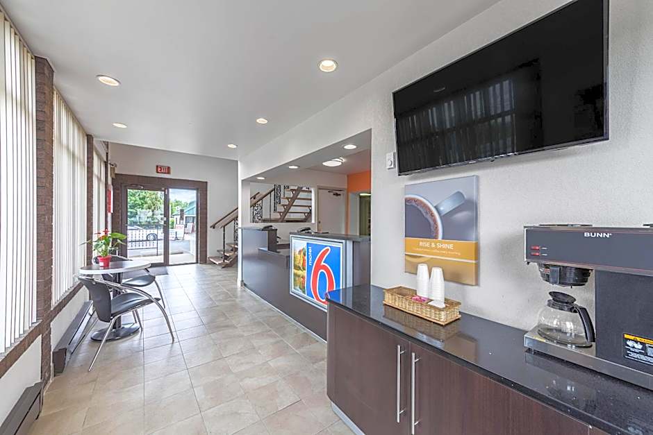 Motel 6-Warminster, PA