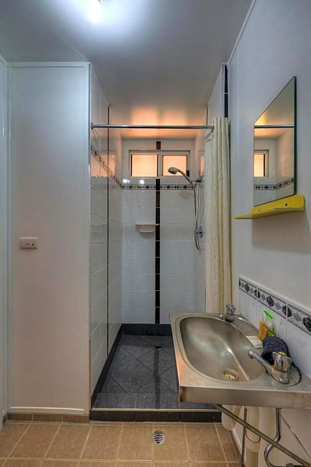 Halls Creek Motel