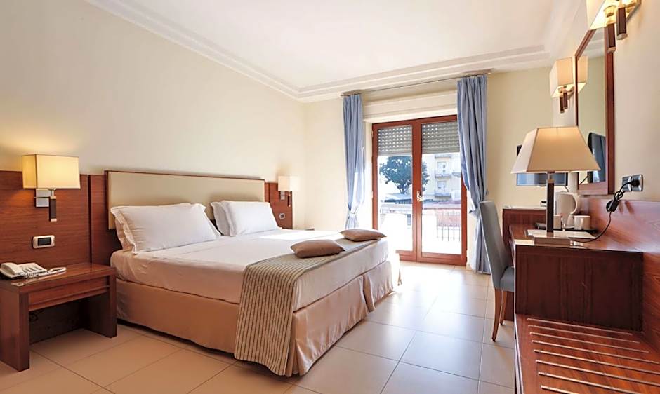 Suites & Residence Hotel