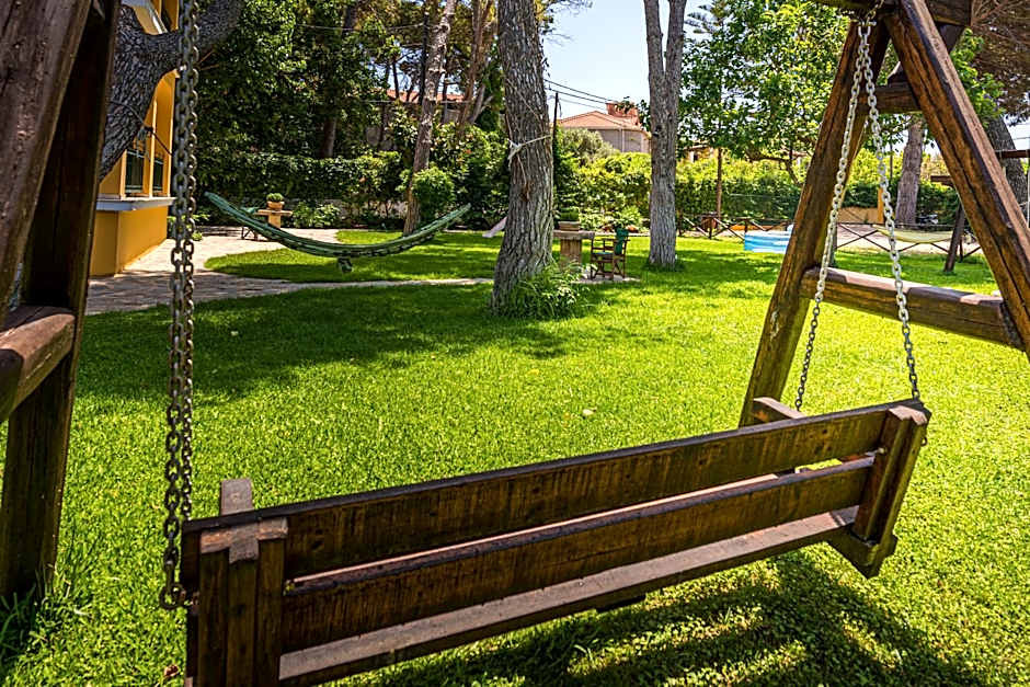 Zarkadis Beach Apartments