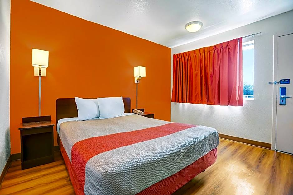 Motel 6-Grants, NM