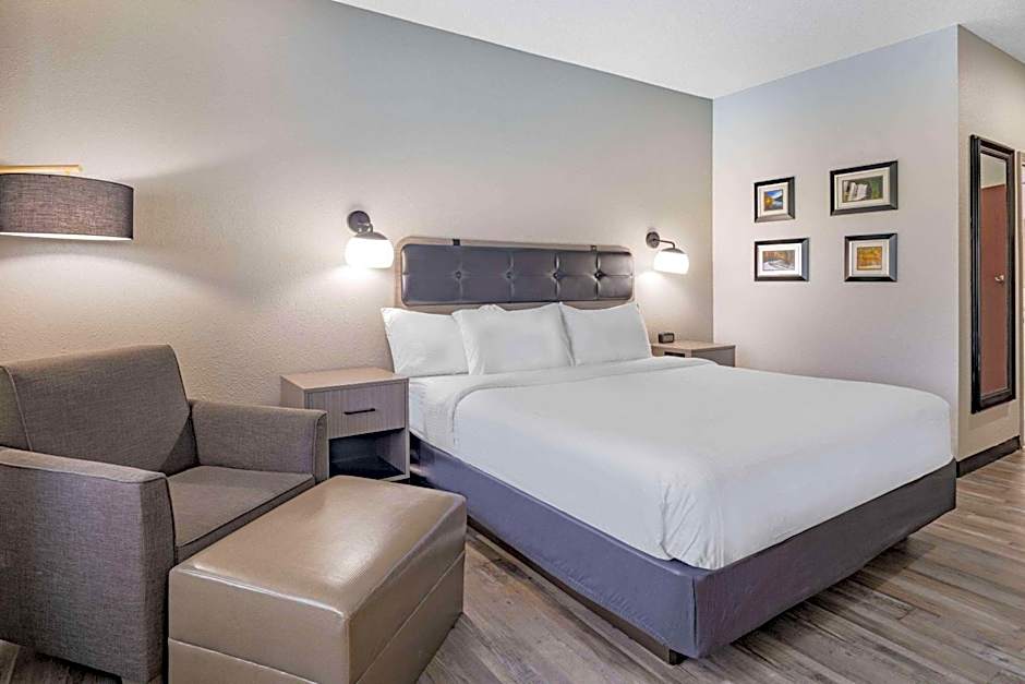 La Quinta Inn & Suites by Wyndham Evansville