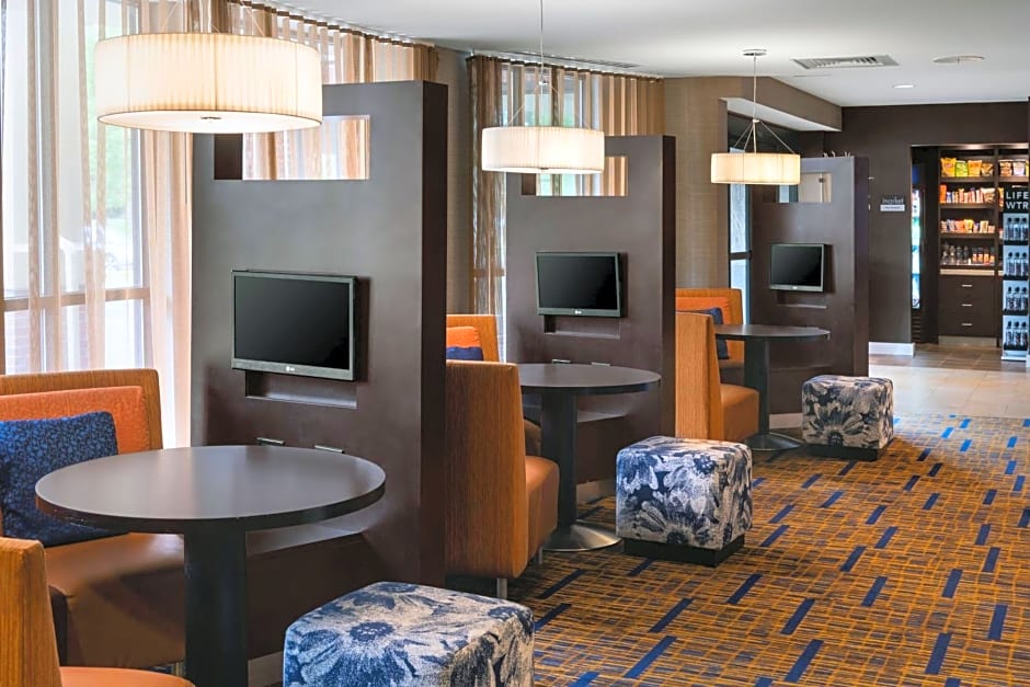 Courtyard by Marriott Portland Airport