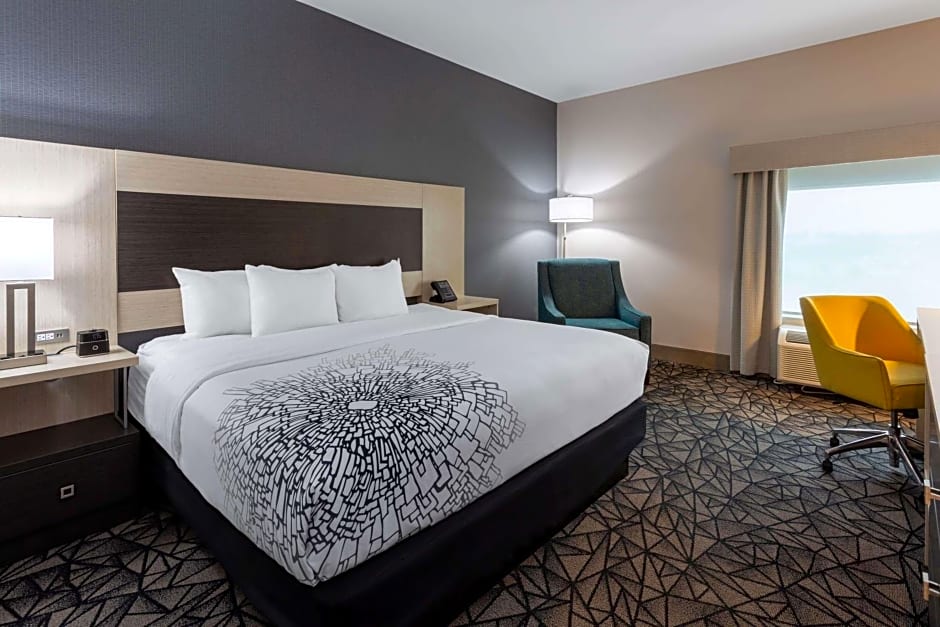 La Quinta Inn & Suites by Wyndham Shorewood