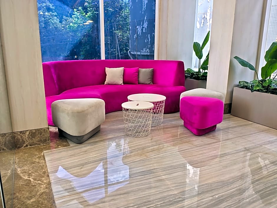 Surabaya River View Hotel