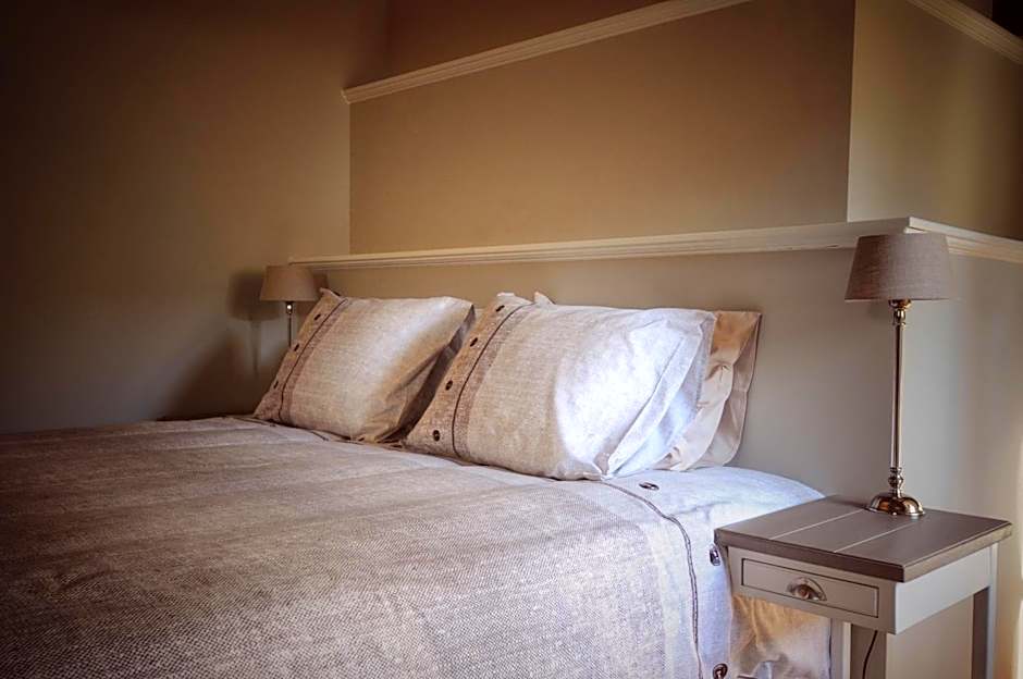 Foto 1 dari 4 — Standard 1 Double Bed or 2 Beds, Garden View