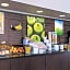 La Quinta Inn & Suites by Wyndham Ontario Airport